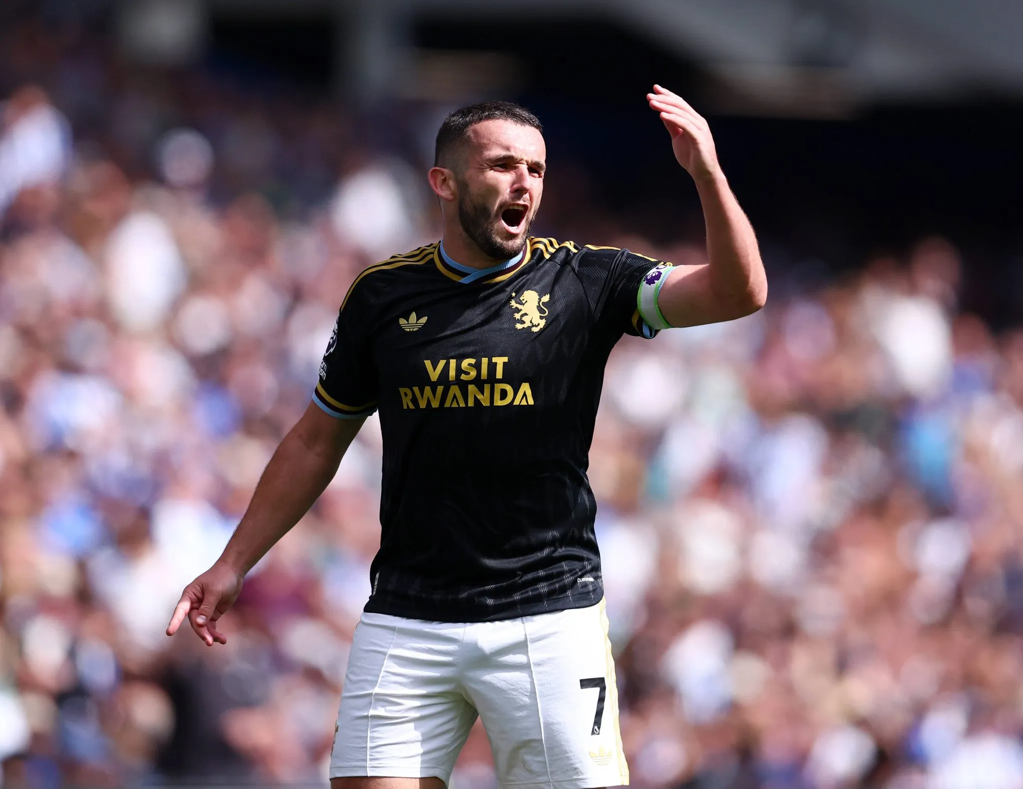 McGinn durante Brighton x Aston Villa