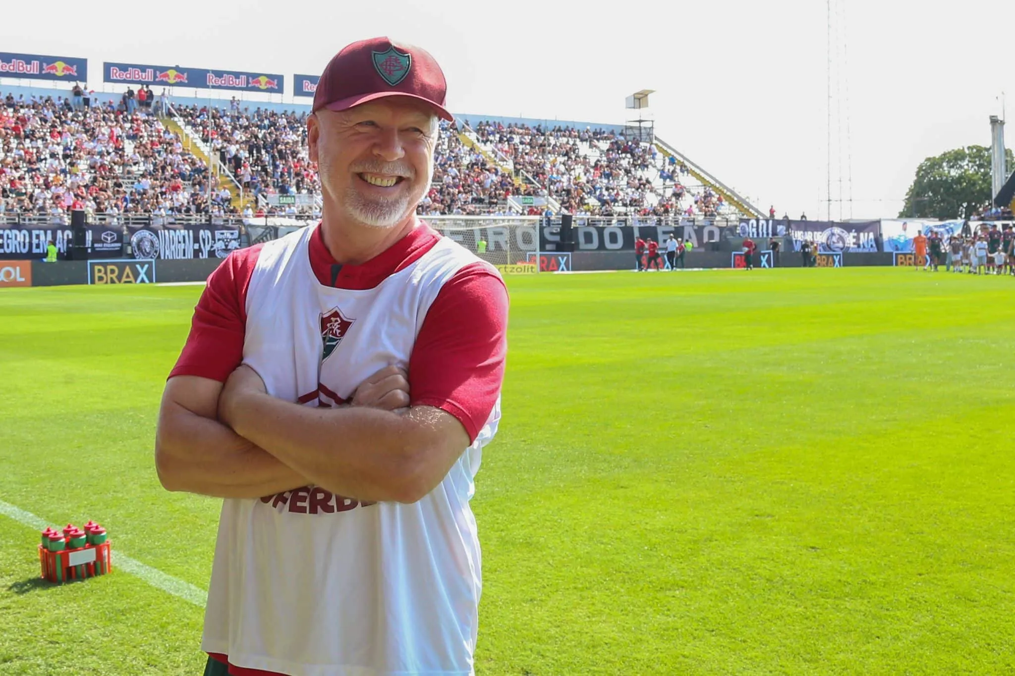 Fluminense vence concorr&ecirc;ncia e encaminha contrata&ccedil;&atilde;o de &lsquo;xod&oacute;&rsquo; de Mano Menezes