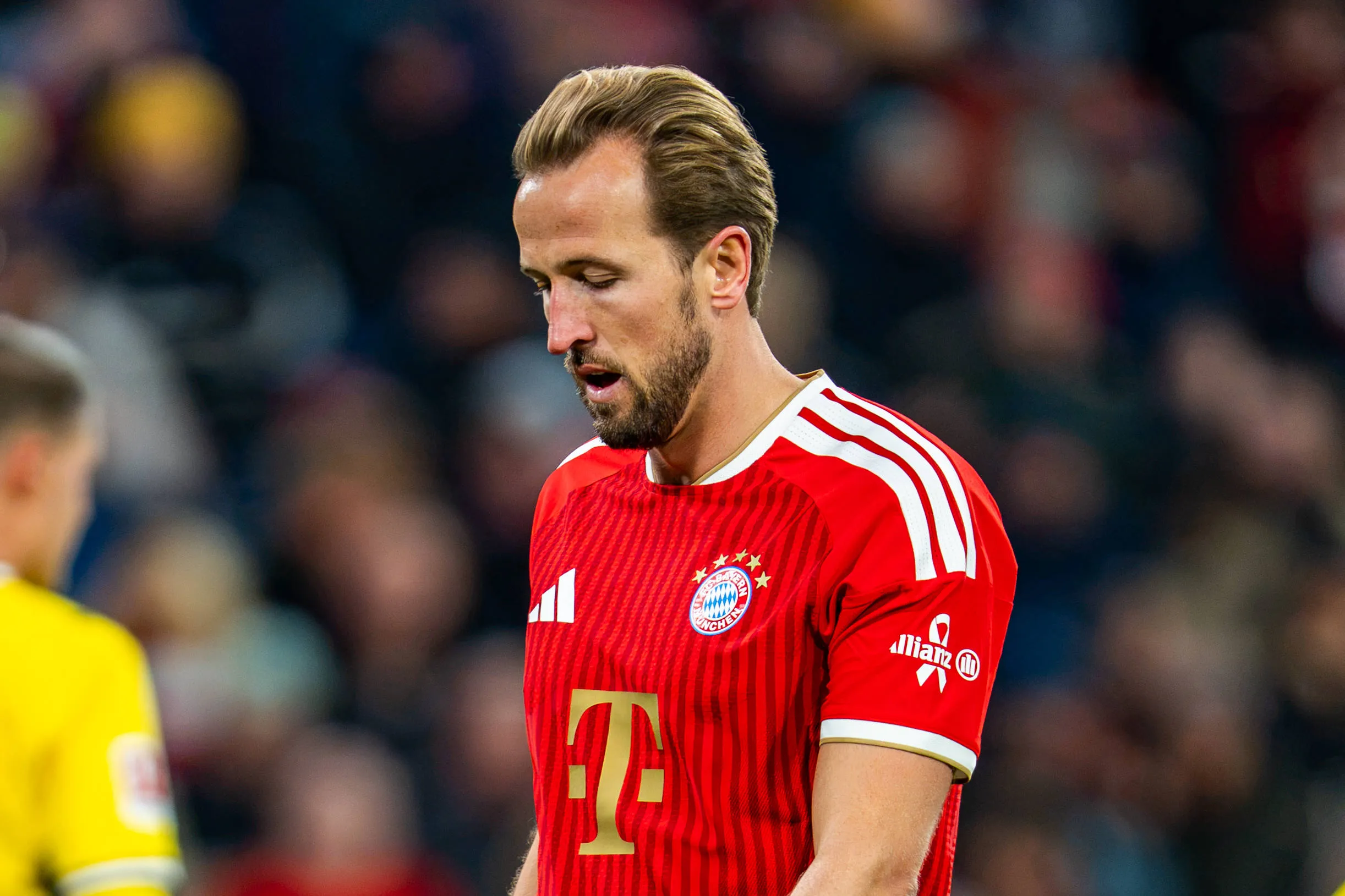 Harry Kane no cl&aacute;ssico entre Bayern e Borussia Dortmund
