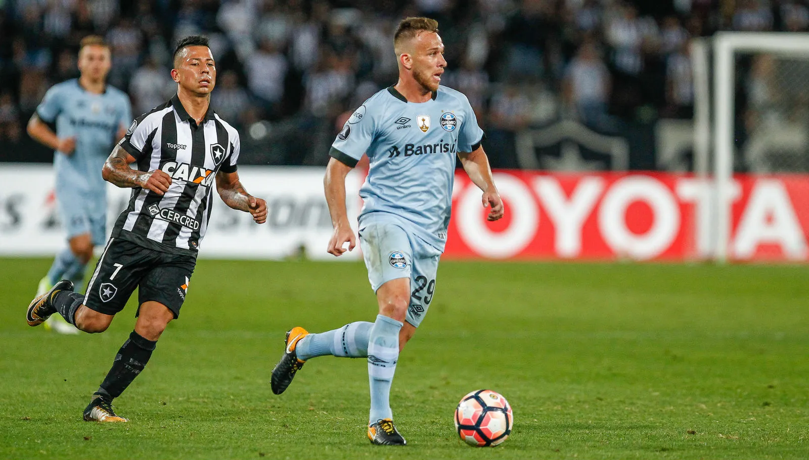 Arthur ganha merecida chance na Sele&ccedil;&atilde;o, especialmente por agregar uma qualidade diferente