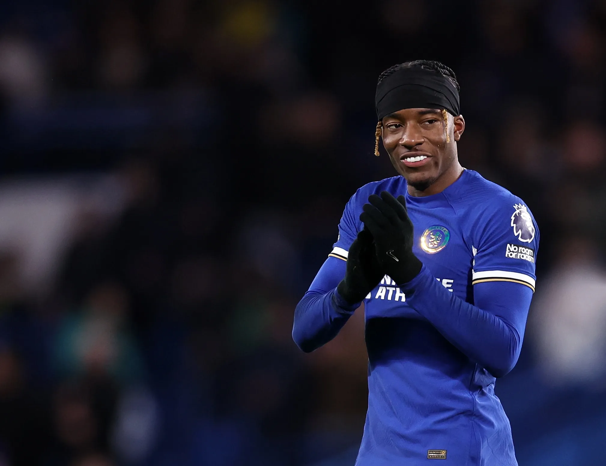 Destaque contra o Palace, Madueke v&ecirc; Chelsea no caminho certo e &lsquo;manda recado&rsquo; a Pochettino