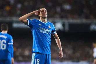 Her&oacute;i inusitado compensa aus&ecirc;ncia de Vini Jr. e mant&eacute;m Real Madrid na cola do Barcelona