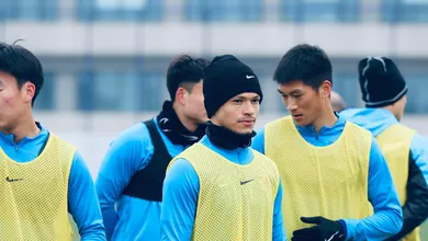 Como a China mudou a vida e transformou ex-volante do Gr&ecirc;mio em camisa 10