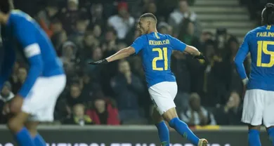 Uma vit&oacute;ria sonolenta encerra um ano no qual a Sele&ccedil;&atilde;o e Tite terminam com a imagem desgastada