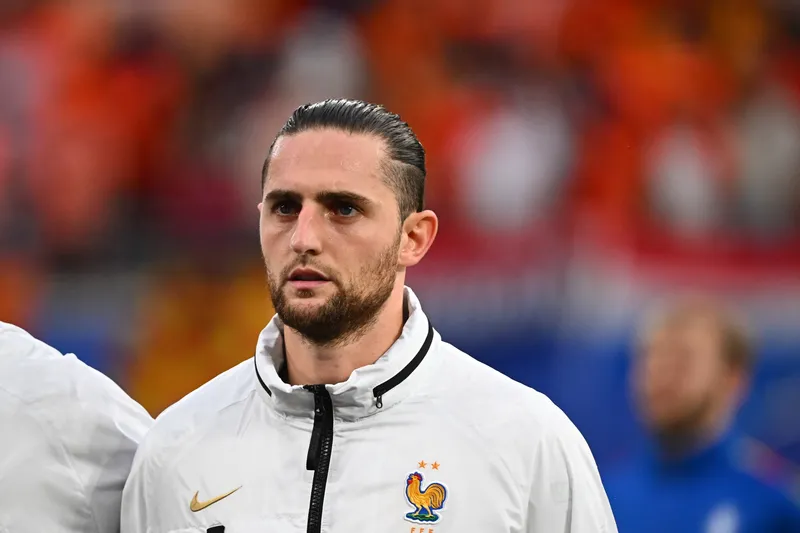 Adrien Rabiot em a&ccedil;&atilde;o pela Sele&ccedil;&atilde;o Francesa. Foto: Icon Sport