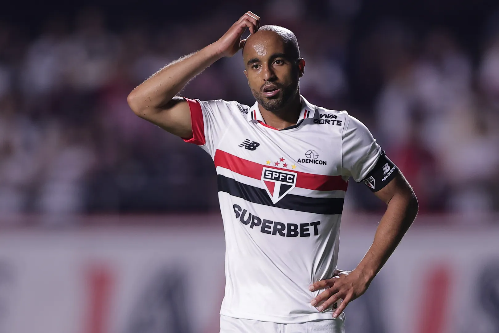 Lucas, em a&ccedil;&atilde;o pelo S&atilde;o Paulo contra o Juventude