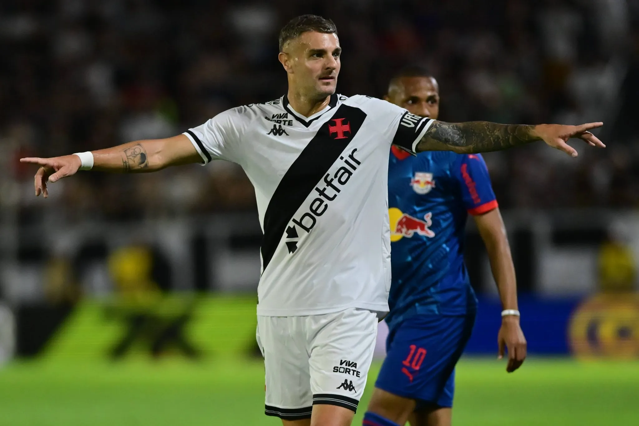 Vegetti encerra seu maior jejum, d&aacute; raz&atilde;o a Diniz e manda recado para a torcida do Vasco