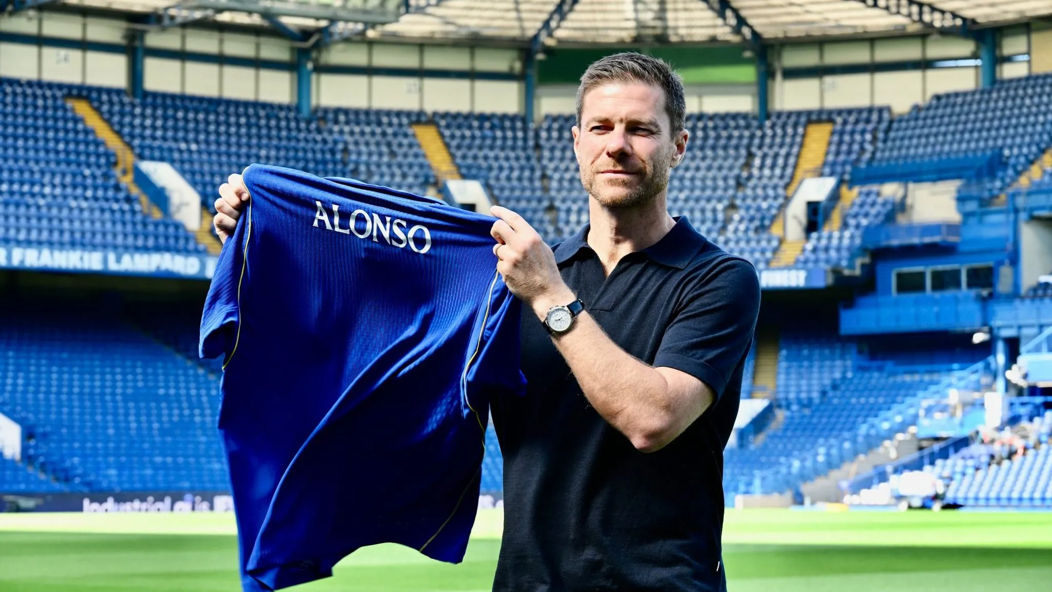 &lsquo;N&atilde;o havia muitas op&ccedil;&otilde;es melhores do que ele&rsquo;: Xabi Alonso se rende a refor&ccedil;o do Chelsea