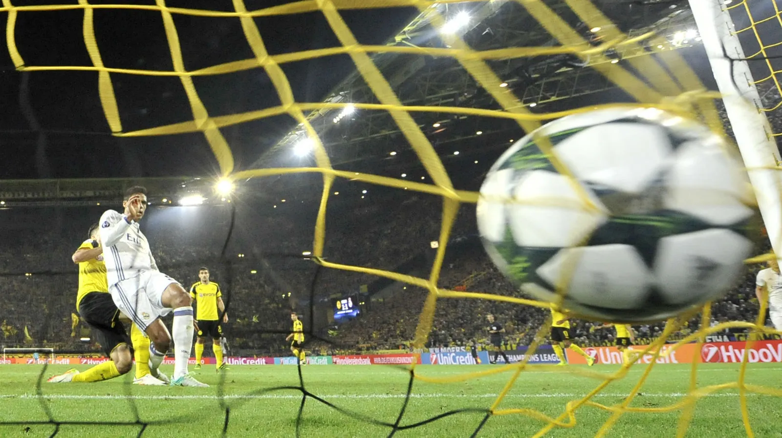 Noite card&iacute;aca: Dortmund teve for&ccedil;as para buscar o empate contra o Real nos minutos finais