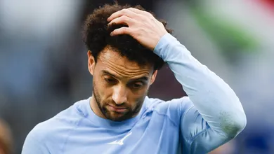 Maurizio Sarri levanta d&uacute;vidas sobre perman&ecirc;ncia de Felipe Anderson na Lazio: &lsquo;ele deve querer&rsquo;
