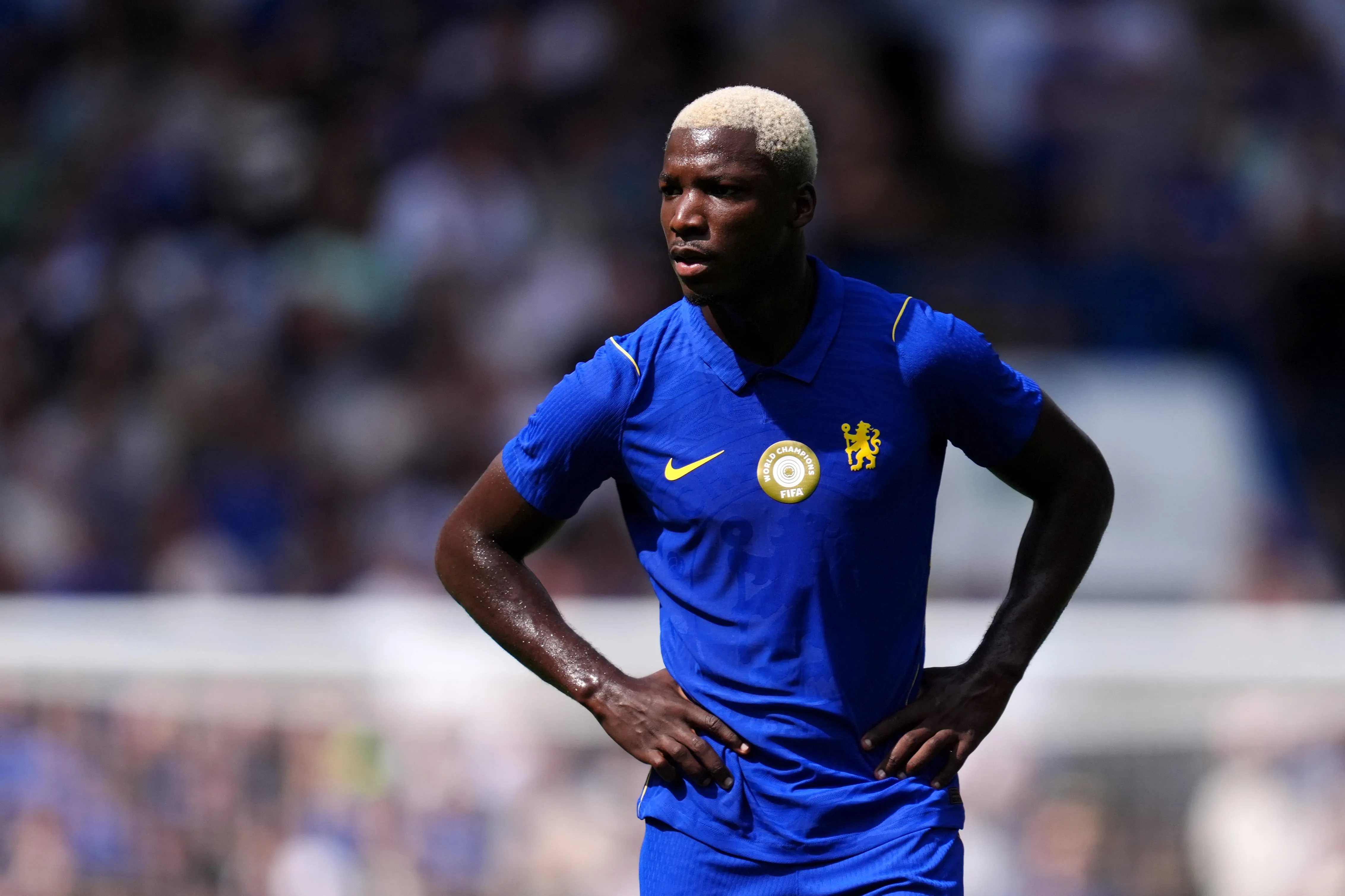Mois&eacute;s Caicedo em a&ccedil;&atilde;o pelo Chelsea
