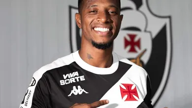 Os tr&ecirc;s motivos que fizeram Tch&ecirc; Tch&ecirc; escolher a camisa 3 do Vasco
