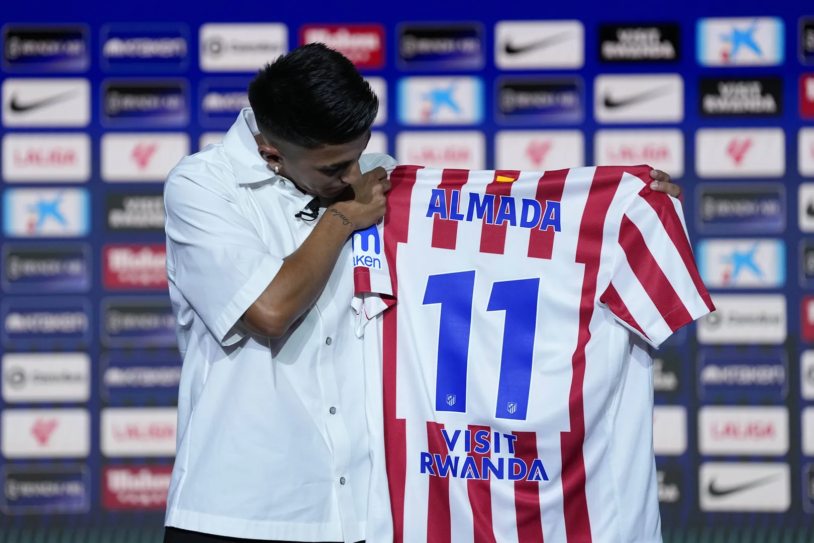 Thiago Almada &eacute; apresentado pelo Atl&eacute;tico de Madrid (Foto: Imago)