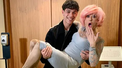 Como revela&ccedil;&atilde;o do Barcelona virou alvo de persegui&ccedil;&atilde;o ap&oacute;s foto com ativista LGBTQIA+