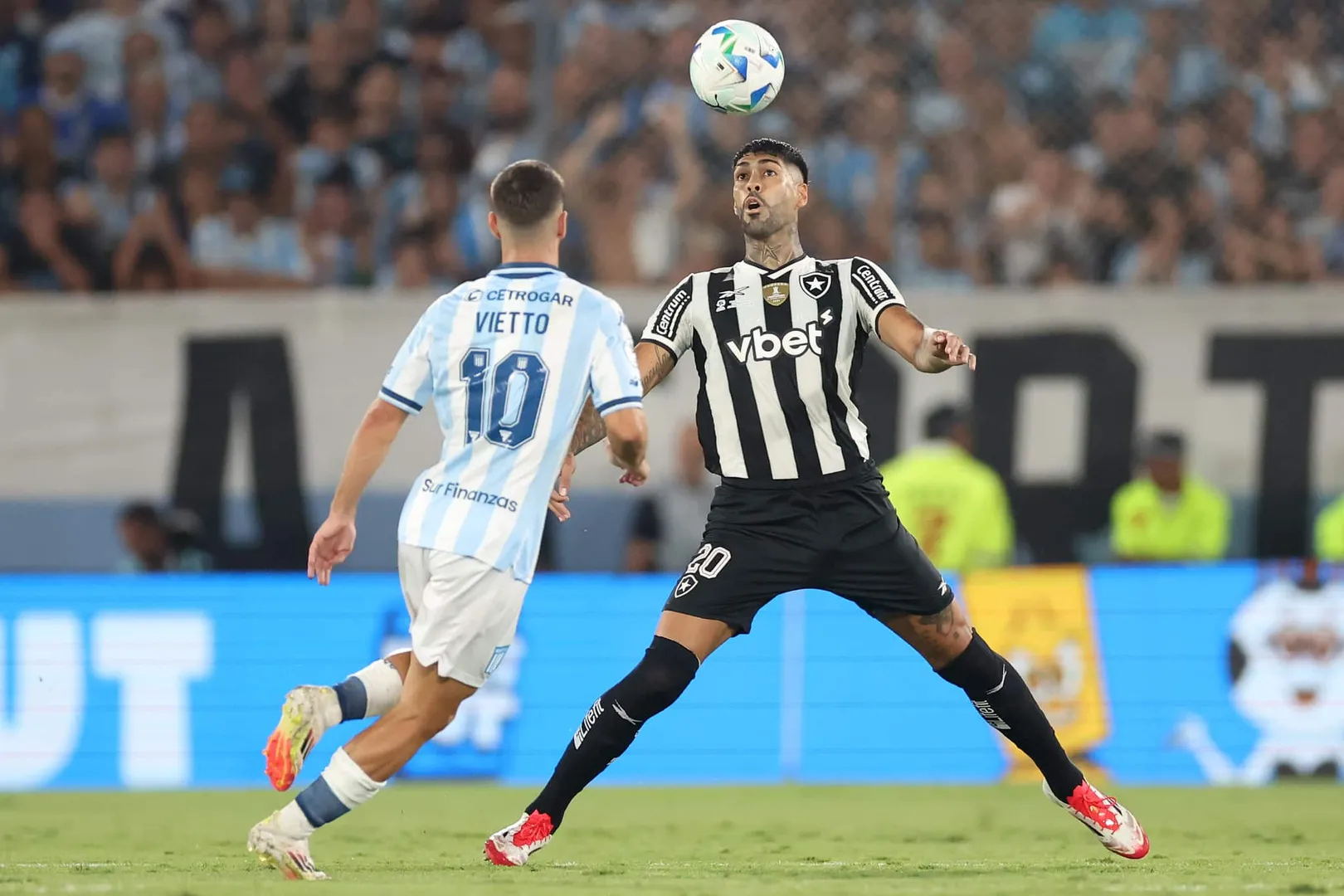 Botafogo vai precisar vencer por ao menos dois gols no Nilton Santos (Foto: Vitor Silva/Botafogo)