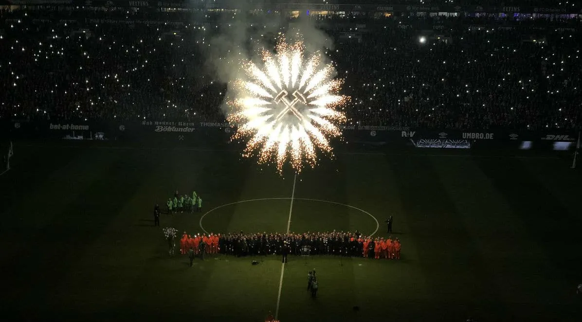 As &uacute;ltimas minas de carv&atilde;o da Alemanha fechar&atilde;o e o Schalke fez uma ode &agrave;quelas que s&atilde;o suas origens