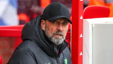 De sonho in&eacute;dito &agrave; quedas dolorosas: Liverpool vai do c&eacute;u ao inferno em semanas