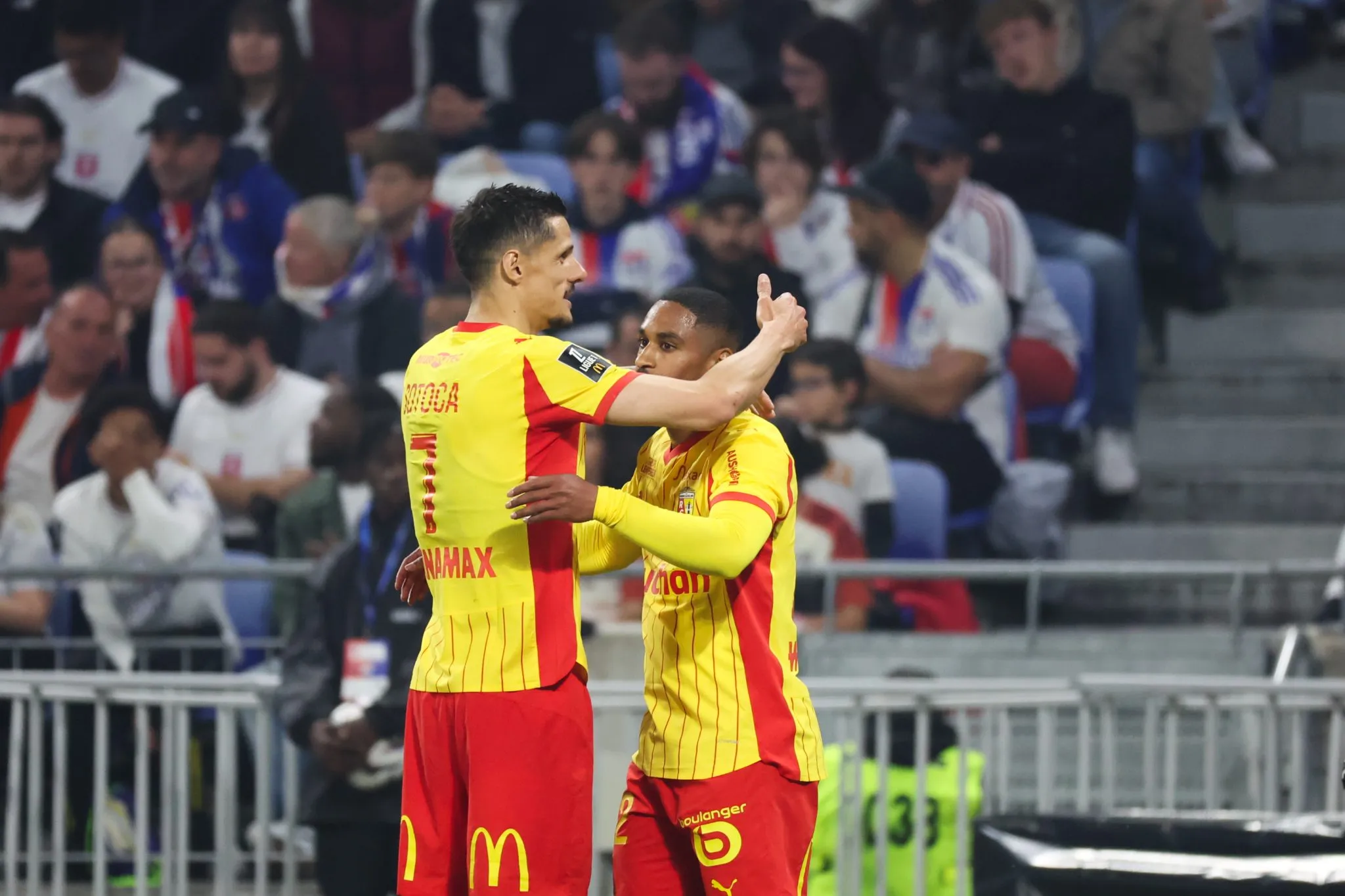 Sotoca e Sa&iuml;d comemoram gol do Lens contra o Lyon 