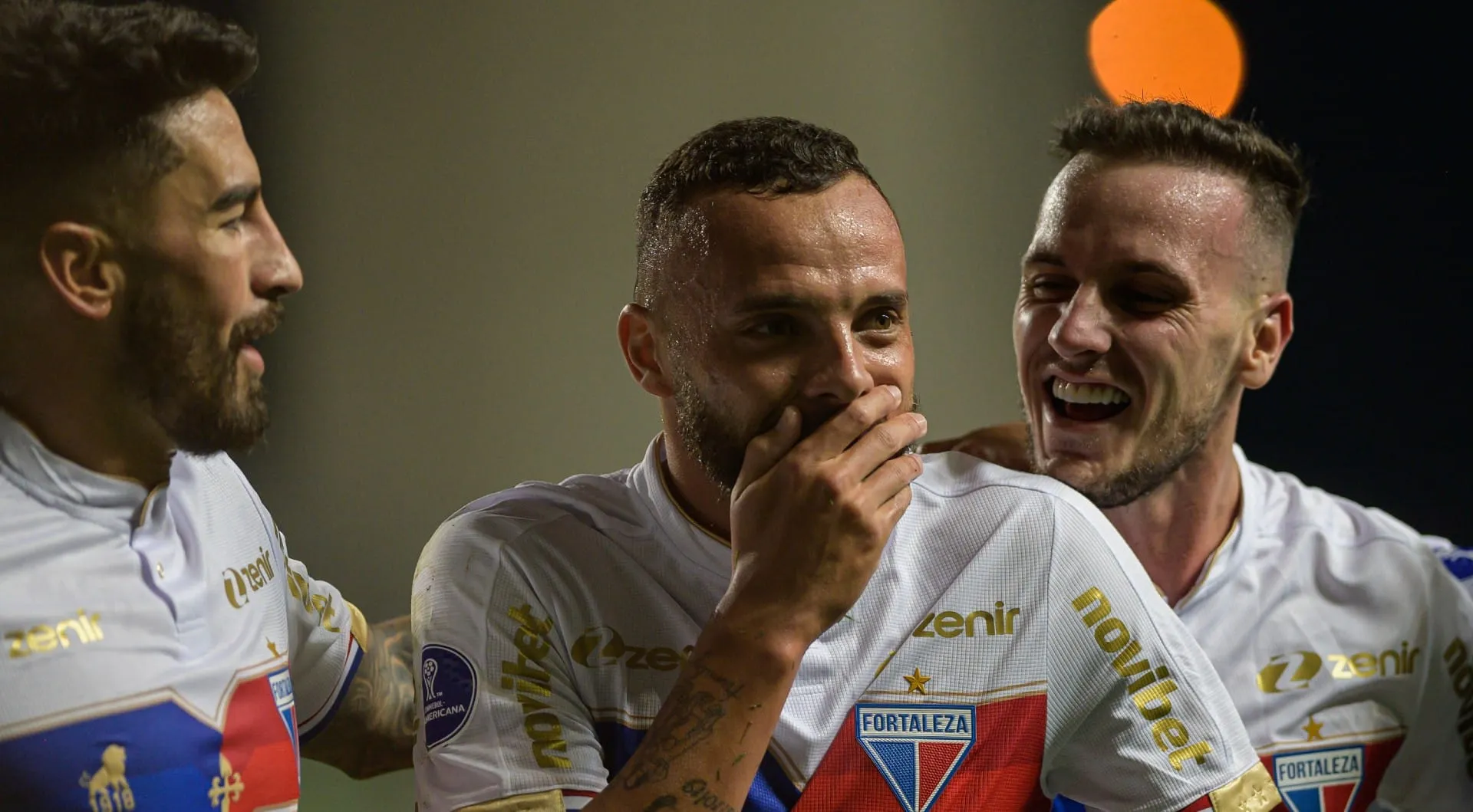 Fortaleza d&aacute; show no primeiro tempo e volta com uma baita vit&oacute;ria sobre o Am&eacute;rica