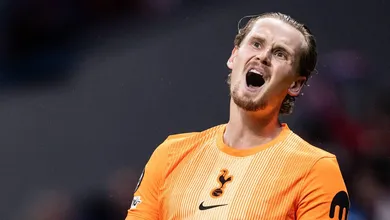 &lsquo;Precisa ser tratado como ser humano&rsquo;: Ex-City defende goleiro do Tottenham ap&oacute;s pol&ecirc;mica