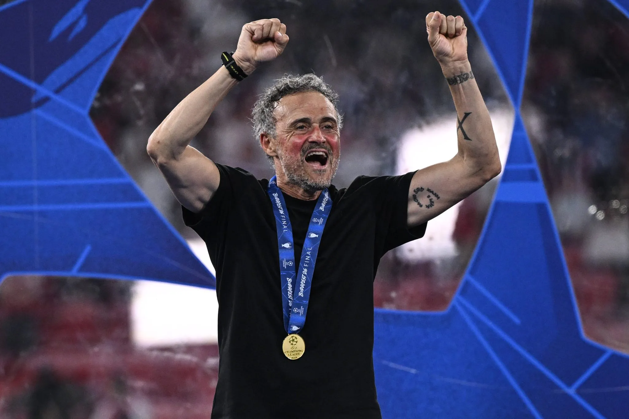 Luis Enrique celebra bicampeonato da Champions League pelo PSG