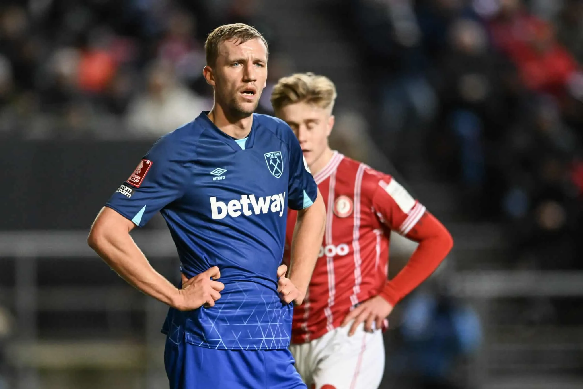 West Ham segue sonhando com Liga Europa (e por que n&atilde;o Champions?) e pegar o lanterna &eacute; uma grande ajuda