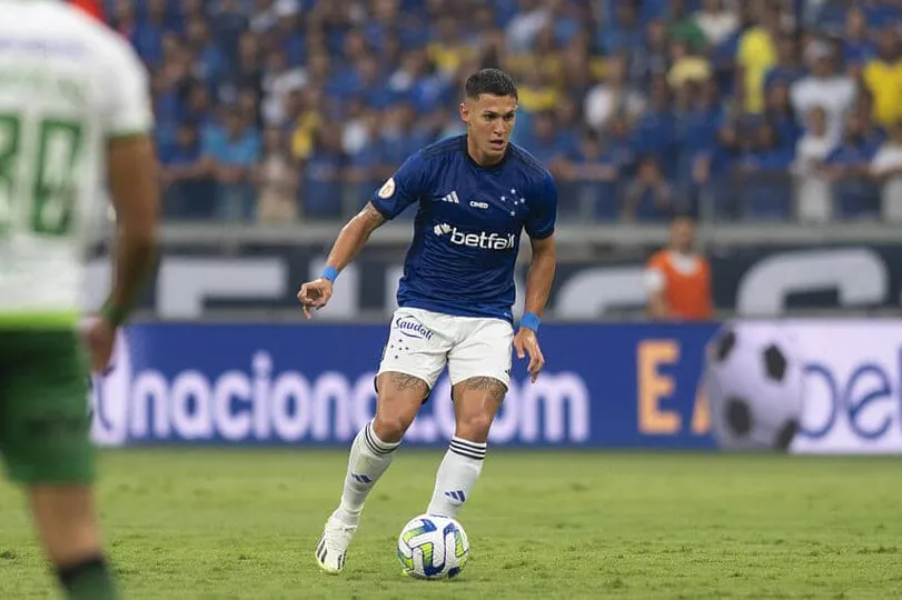Mateus Vital saiu muito vaiado da partida entre Cruzeiro x Am&eacute;rica-MG