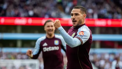 Elenco d&aacute; resposta tardia &agrave;s cr&iacute;ticas de Emery e Aston Villa desencanta