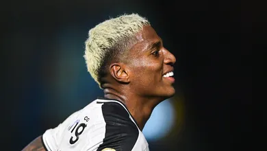 Emerson Rodr&iacute;guez tem noite de reden&ccedil;&atilde;o e inicia virada do Vasco sobre o Athletico-PR