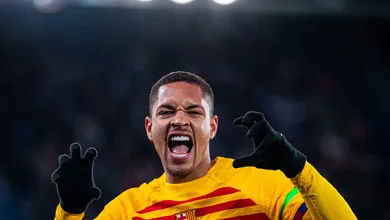 Vitor Roque vai do c&eacute;u ao inferno em vit&oacute;ria do Barcelona por 3 a 1 sobre o Alav&eacute;s