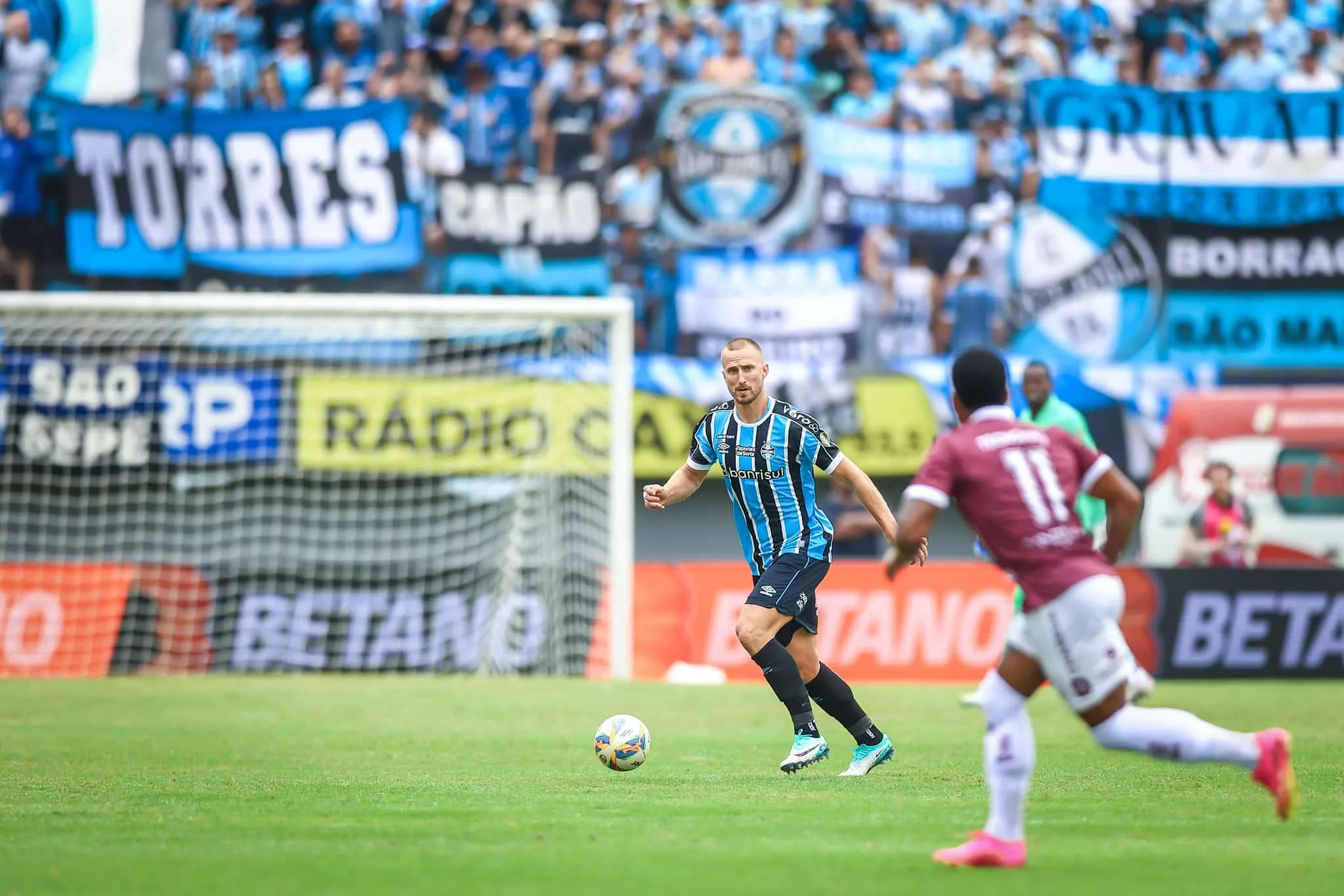 Com desempenho discrepante da dupla de zaga, defesa volta a ser preocupa&ccedil;&atilde;o para o Gr&ecirc;mio no in&iacute;cio de 2024