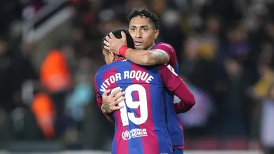 Pend&ecirc;ncias por Raphinha, Vitor Roque e mais: Barcelona ainda deve R$ 1 bilh&atilde;o por refor&ccedil;os