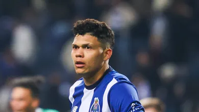 O que fez o Porto recusar duas propostas da Premier League por Evanilson