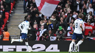 Gola&ccedil;o de Saka fechou uma vit&oacute;ria absolutamente tranquila da Inglaterra em Wembley