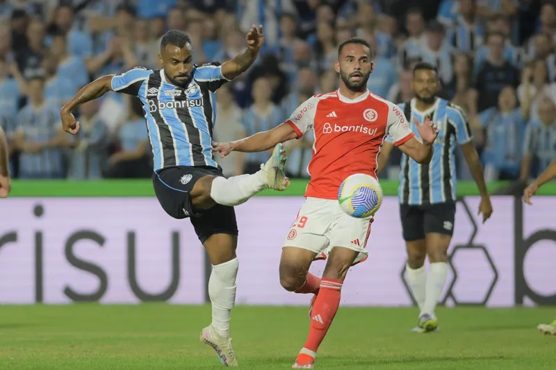 Thiago Maia em a&ccedil;&atilde;o no Grenal pelo Campeonato Brasileiro 2024
