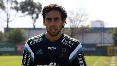 &Iacute;dolo do Palmeiras, Valdivia &eacute; preso no Chile
