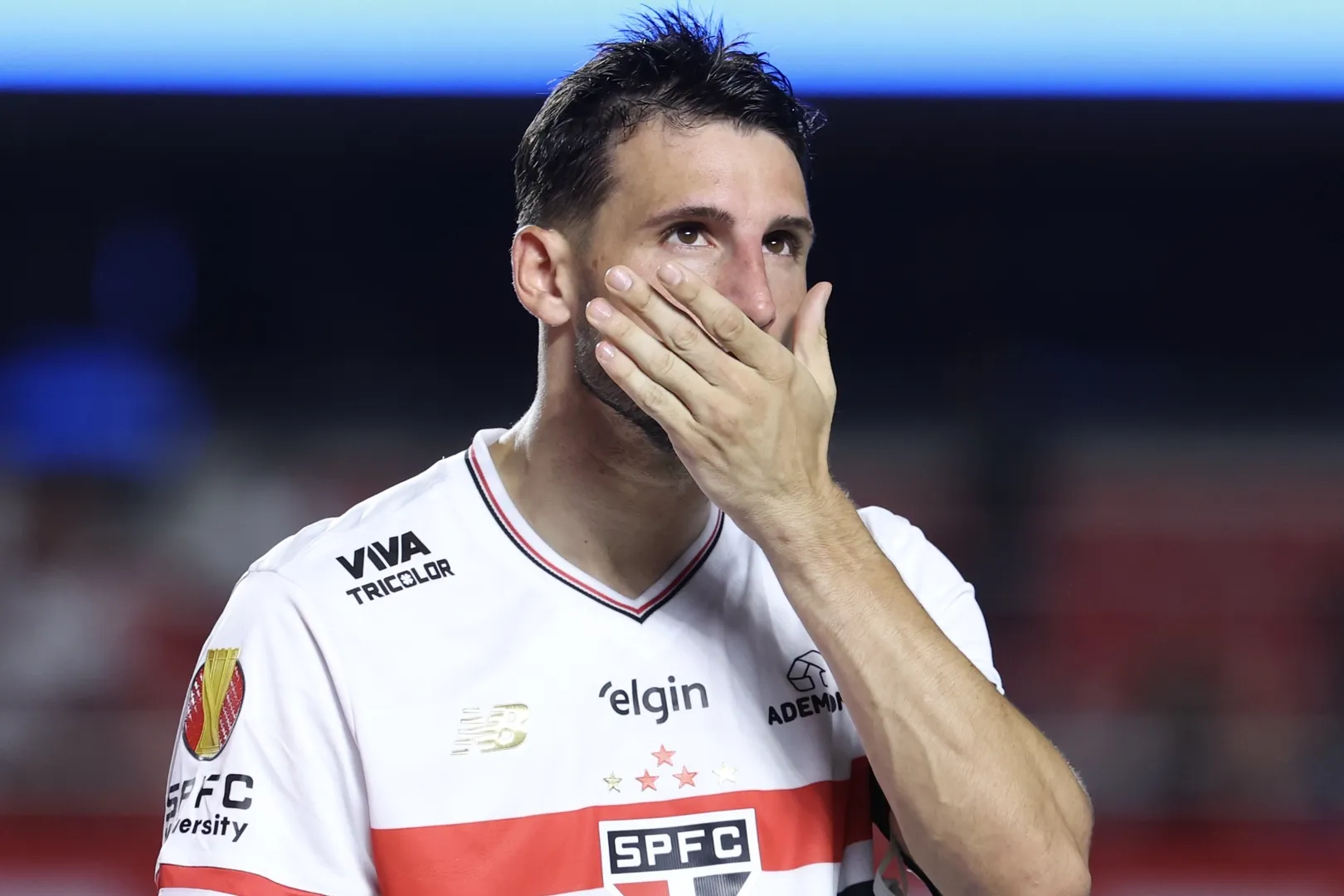 Calleri se lamenta em jogo contra a Ponte Preta