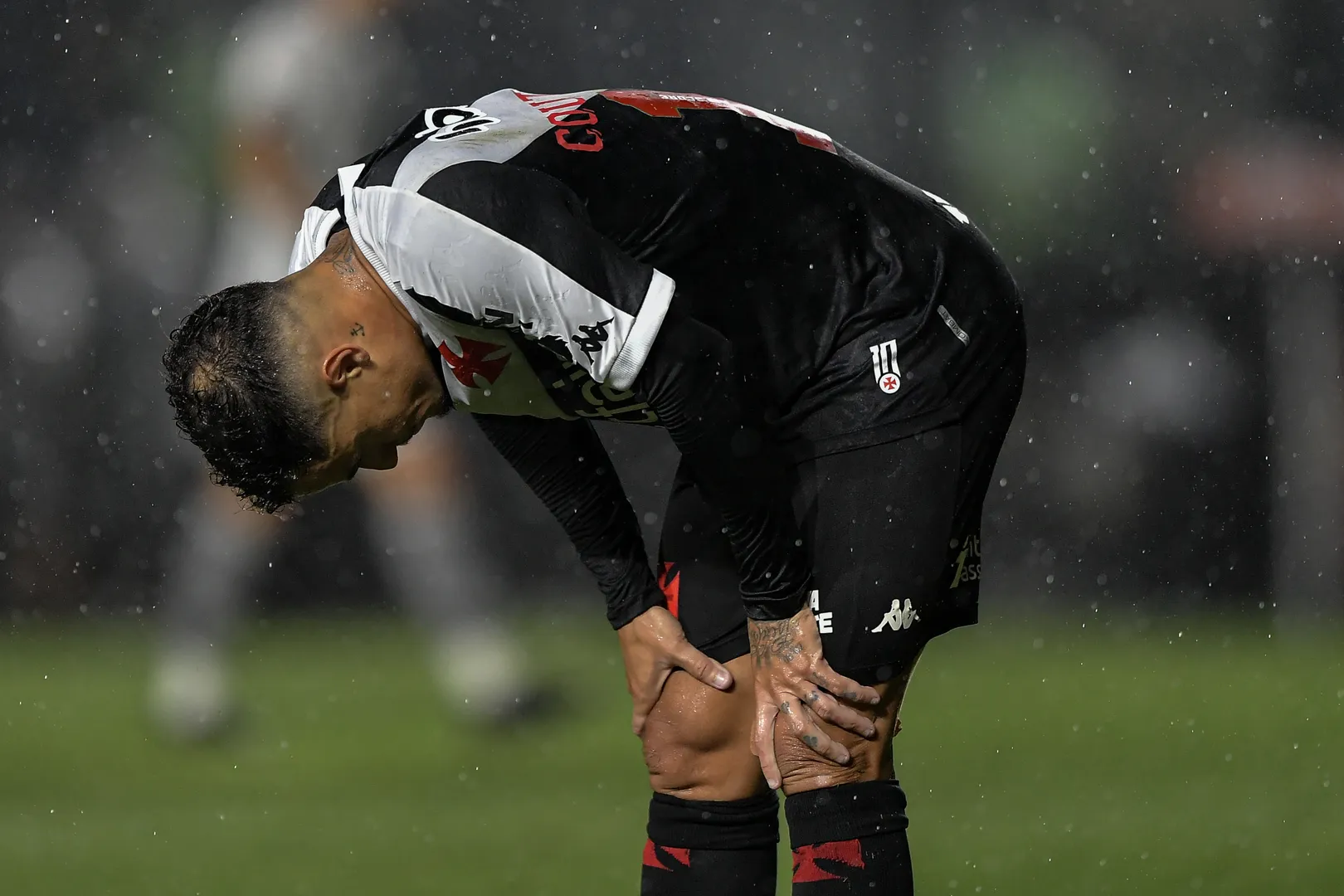 Coutinho lamenta elimina&ccedil;&atilde;o do Vasco na Copa do Brasil (Foto: Icon sport)