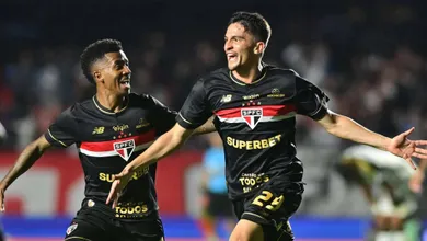 S&atilde;o Paulo vence bloqueio com triangula&ccedil;&otilde;es perfeitas e encerra jejum contra o Atl&eacute;tico-MG