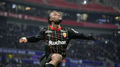 Lyon compete muito mais com Sage no comando, mas Lens foi um desafio acima do que esse time pode