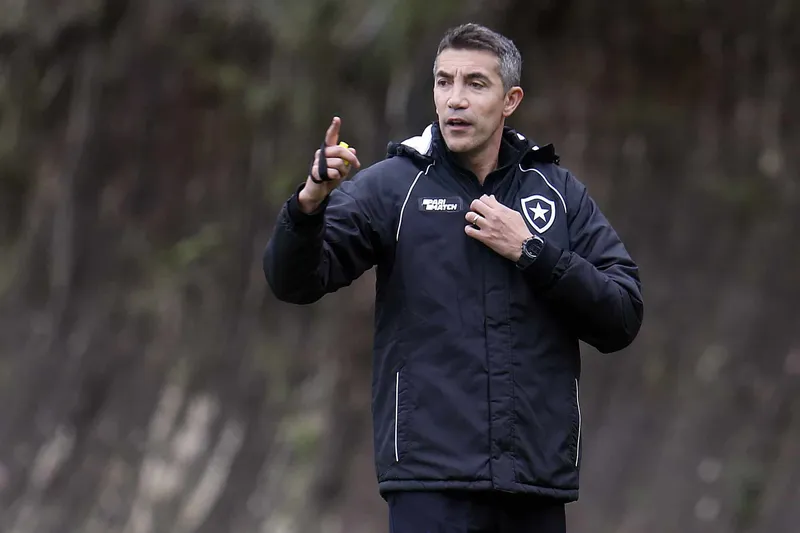 Bruno Lage ficou marcado por in&iacute;cio da queda do Botafogo em 2023 (Foto: Vitor Silva/Botafogo)