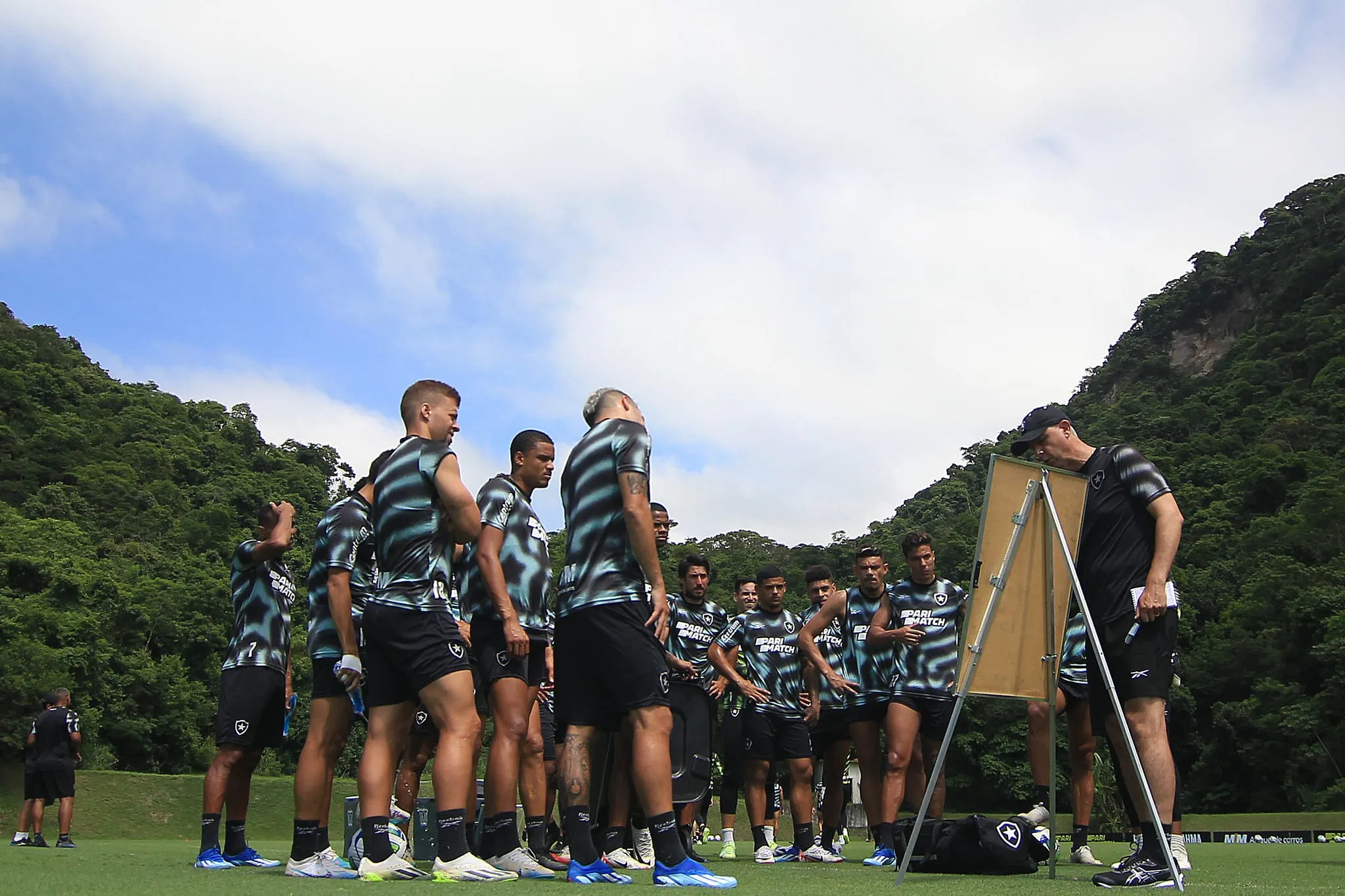 &Eacute; hoje ou hoje: contra o Fortaleza, Botafogo de Tiago Nunes inicia &lsquo;tudo ou nada&rsquo; pelo t&iacute;tulo do Brasileiro