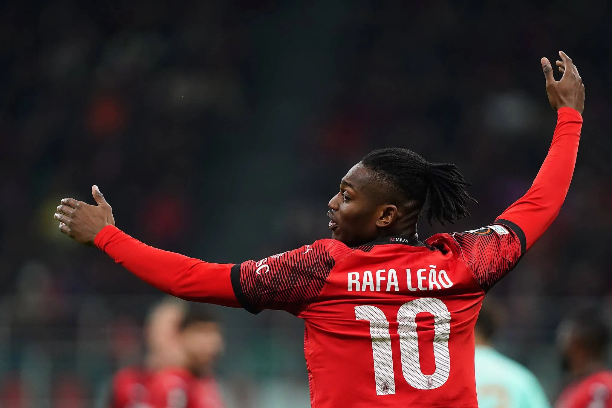 Rafael Le&atilde;o brilha contra o Slavia Praga e faz Milan alcan&ccedil;ar vantagem importante na Liga Europa