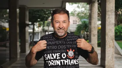 Mano Menezes, d&iacute;vida e refor&ccedil;os: Augusto Melo projetou seu novo Corinthians caso seja eleito presidente