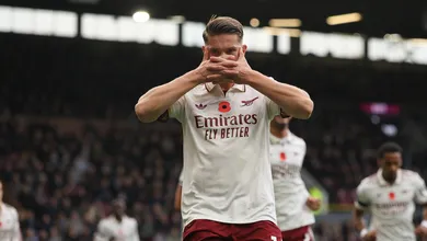 Todos sabem, mas ningu&eacute;m consegue parar: Especialidade do Arsenal faz diferen&ccedil;a contra Burnley