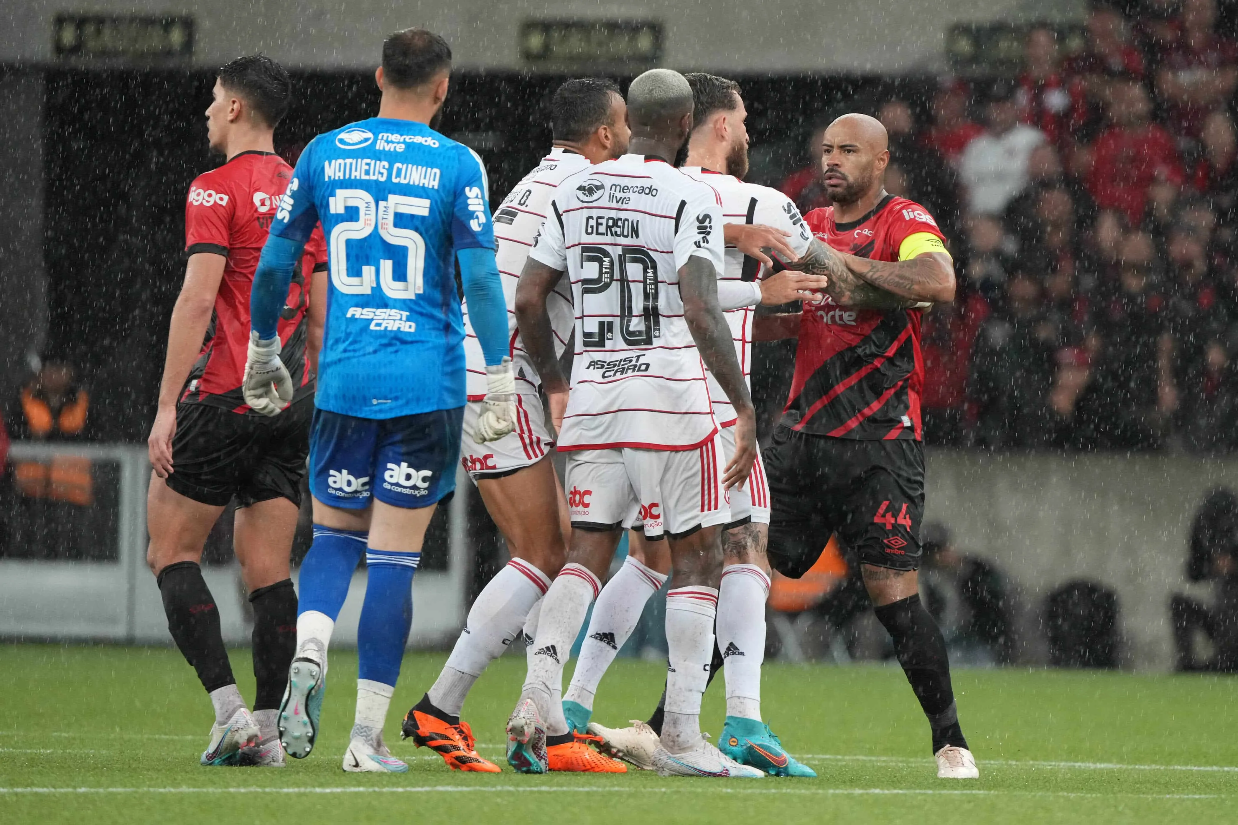 Entenda por que o Flamengo adotou a lei do sil&ecirc;ncio ap&oacute;s classifica&ccedil;&atilde;o