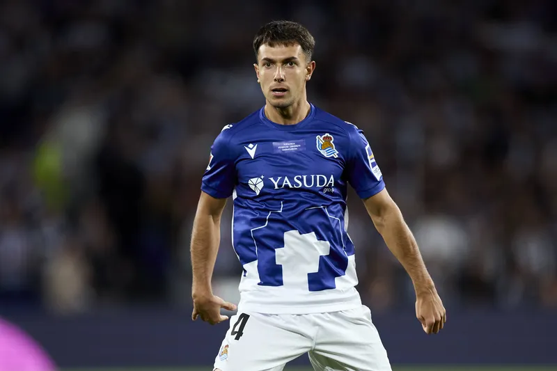 Zubimendi durante partida da Real Sociedad por La Liga
