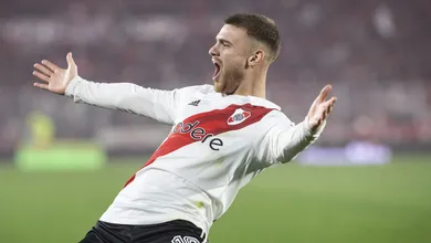 River Plate vence Estudiantes e conquista primeiro t&iacute;tulo com Demichelis