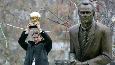 A Bola de Ouro a Shevchenko, conquistada h&aacute; 15 anos, tamb&eacute;m simbolizou um lindo ato de gratid&atilde;o