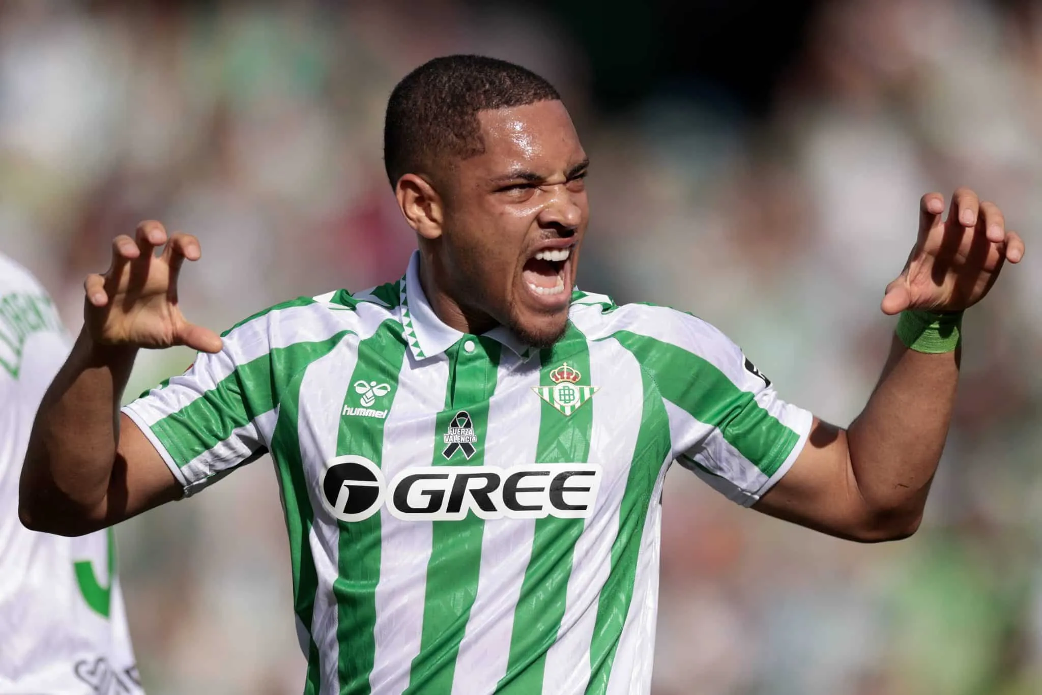 Brasileiro da Juventus deve virar novo companheiro de Vitor Roque no B&eacute;tis